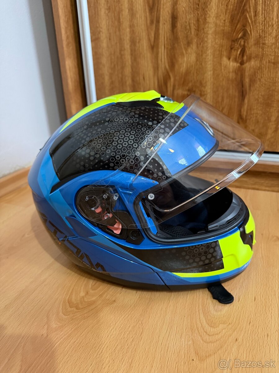 Výklopná helma - 3