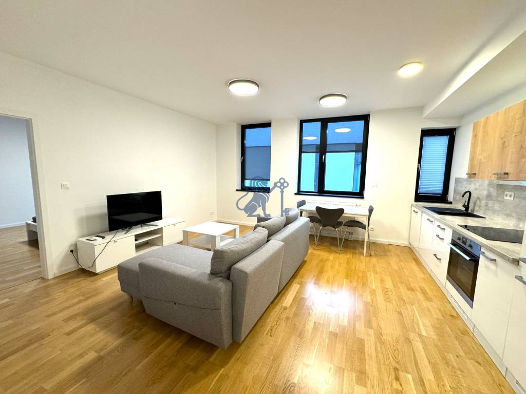 Budova s 8 apartmánmi alebo medicínske centrum, 9 park. mies - 3