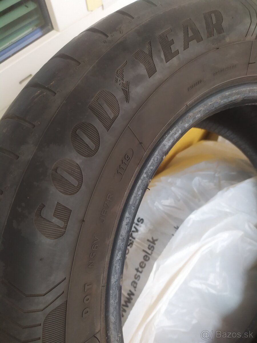 GOODYEAR, 215 / 65 R 16 - 3