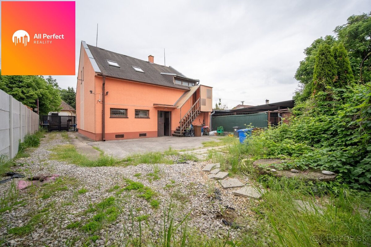 Polyfunkčný dom s obchodom a bytom na predaj - 3