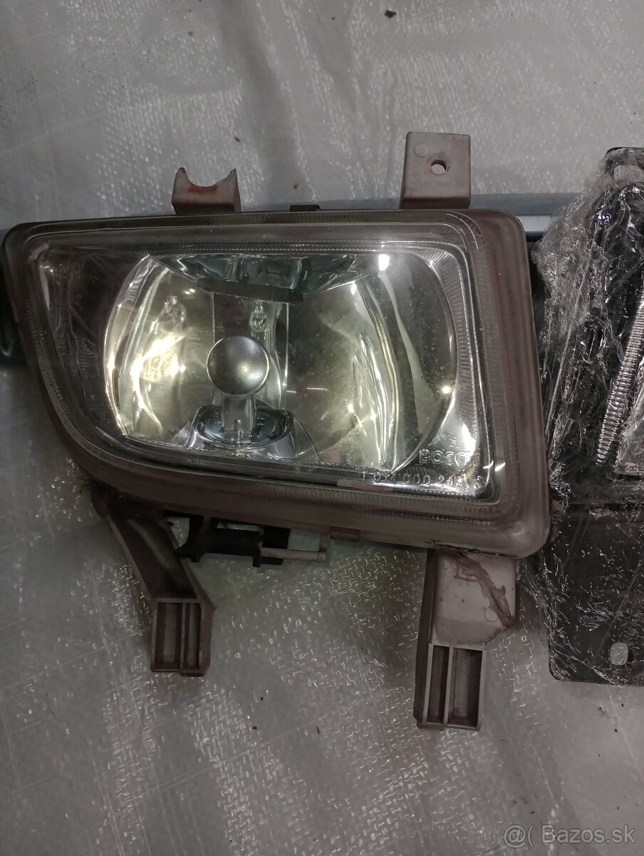 Mazda 323f z roku 2001-náhradné diely - 3