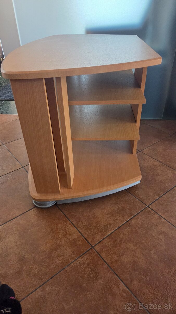 Stolík pod televizor - 3