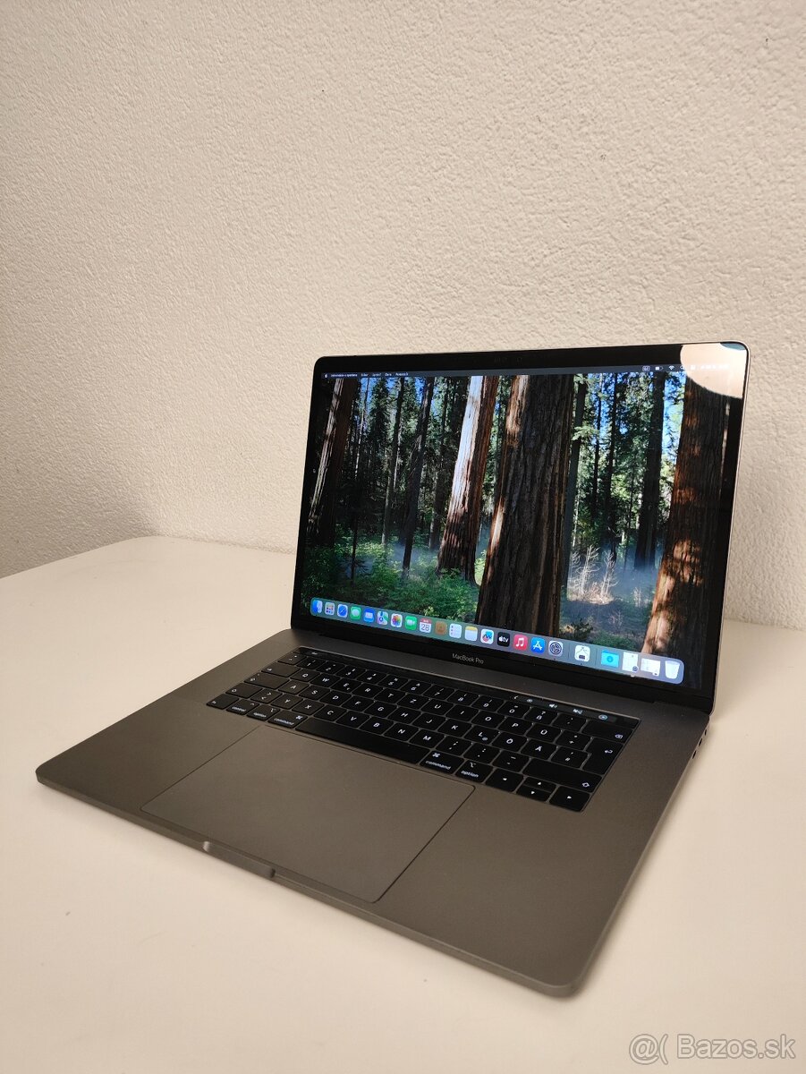 Apple MacBook Pro 15 (2019) | Intel Core i9 • 16 GB RAM • 51 - 3