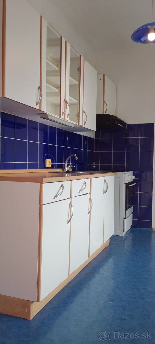 PREDAM 3izb 65m kpt.Nálepku - 3