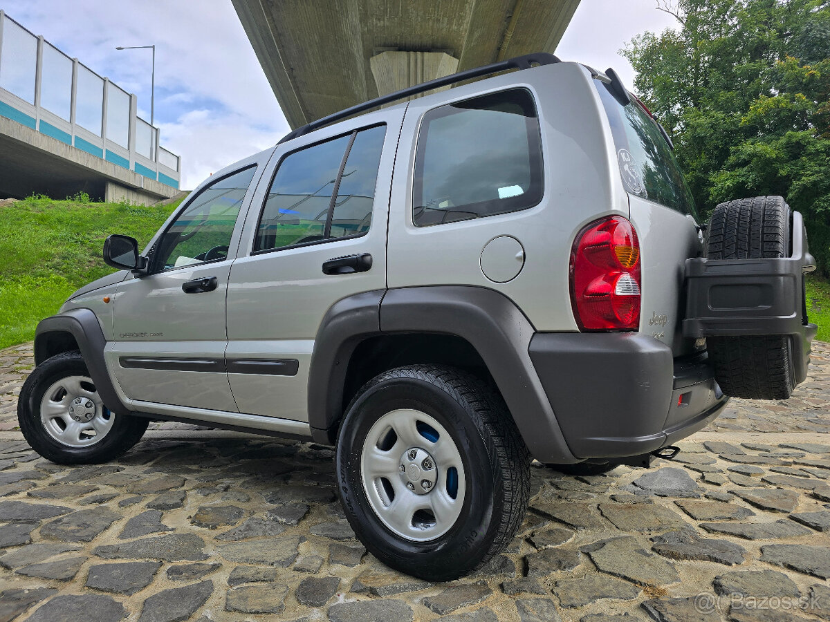 Jeep Cherokee 2,5CRD SPORT // MANUAL // BEZ KOROZIE //