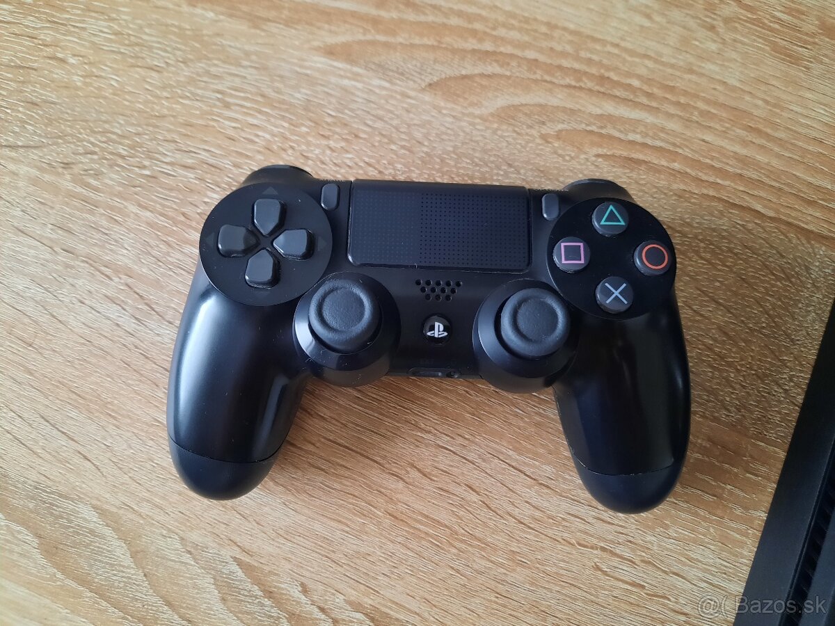 Herná konzola PS4 slim 1 TB s CD/Blueray disc mechanikou - 3
