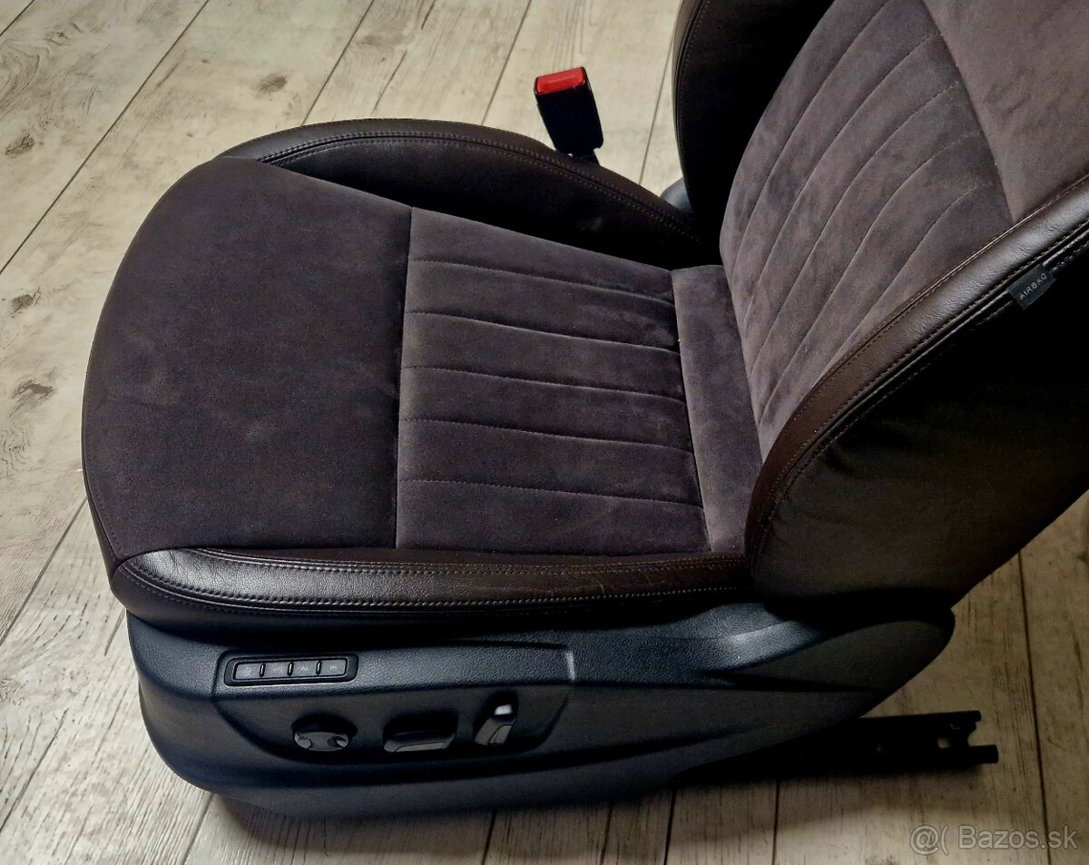 Sedačky LAURIN & KLEMENT OCTAVIA III - 3