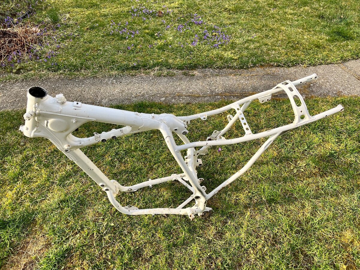 Rám Honda XR600 - 3