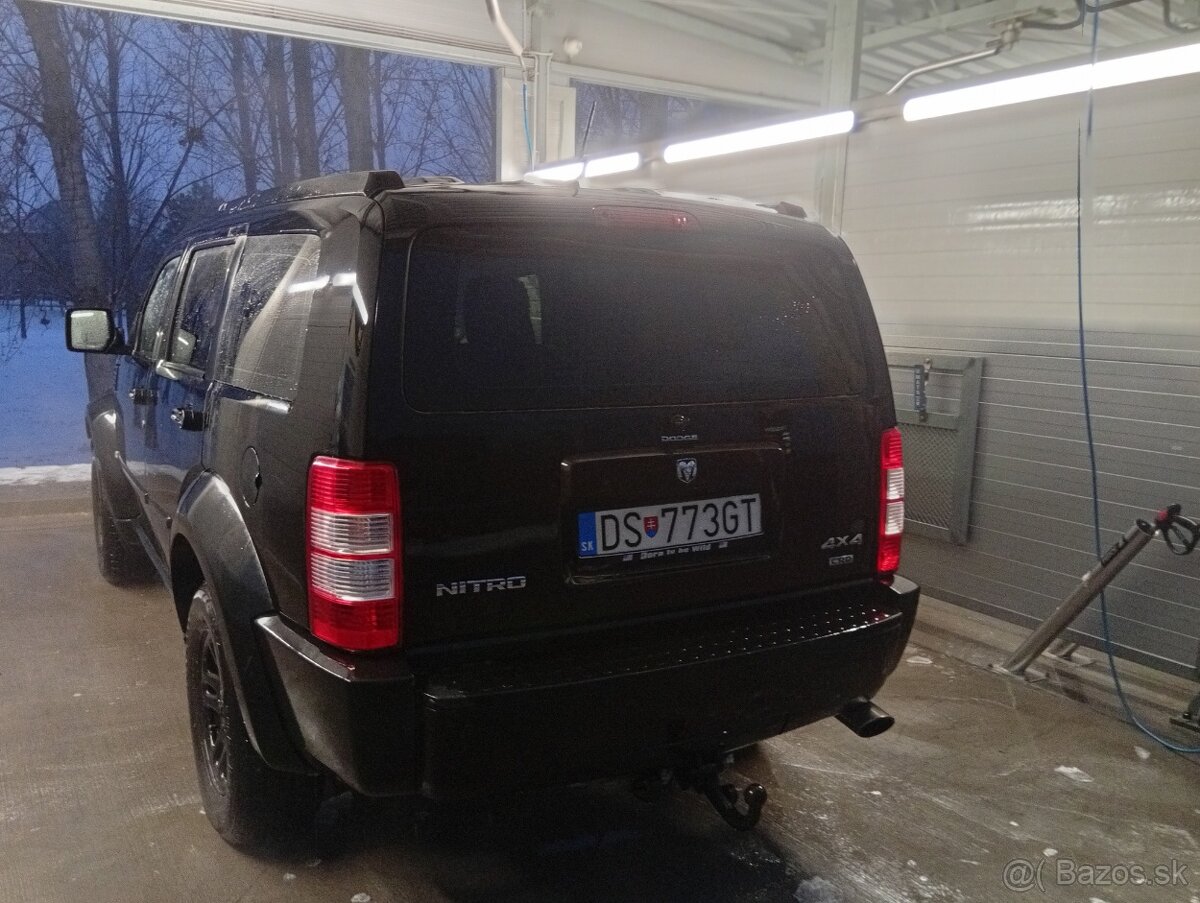 Dodge nitro - 3
