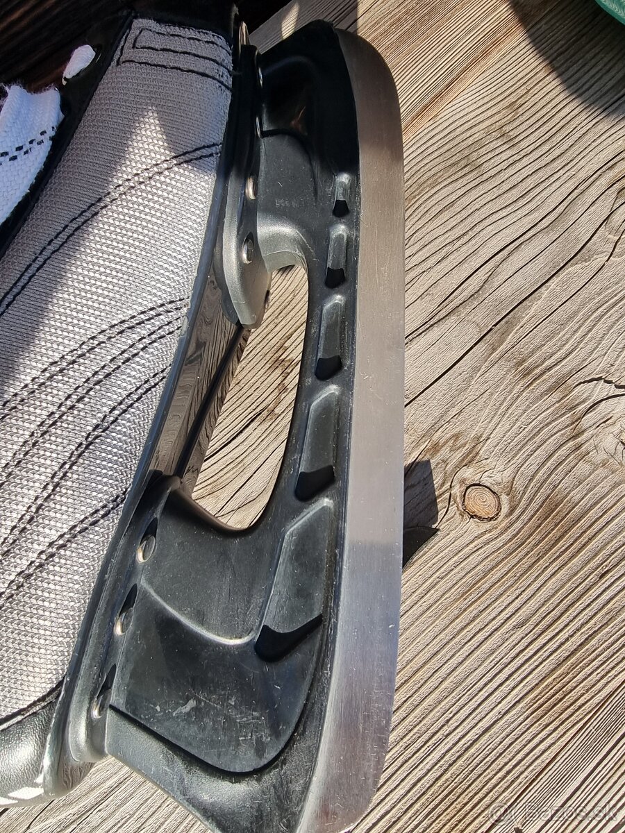 Predám-korčule Sulov,dobrý stav,číslo 39 - 3