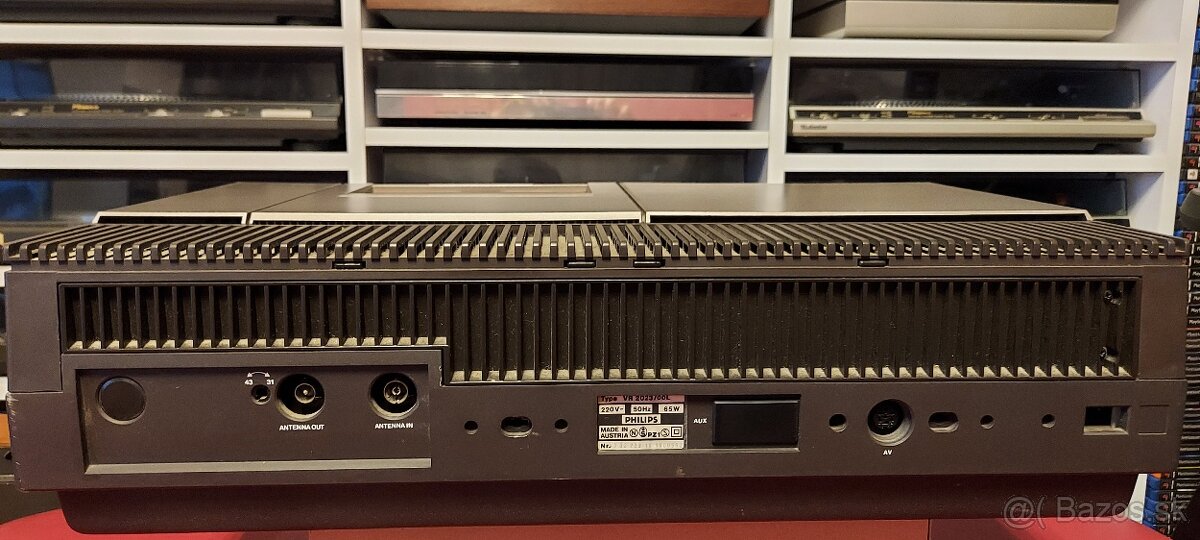 Predám vintage videorekordéry Philips Video2000 - 3