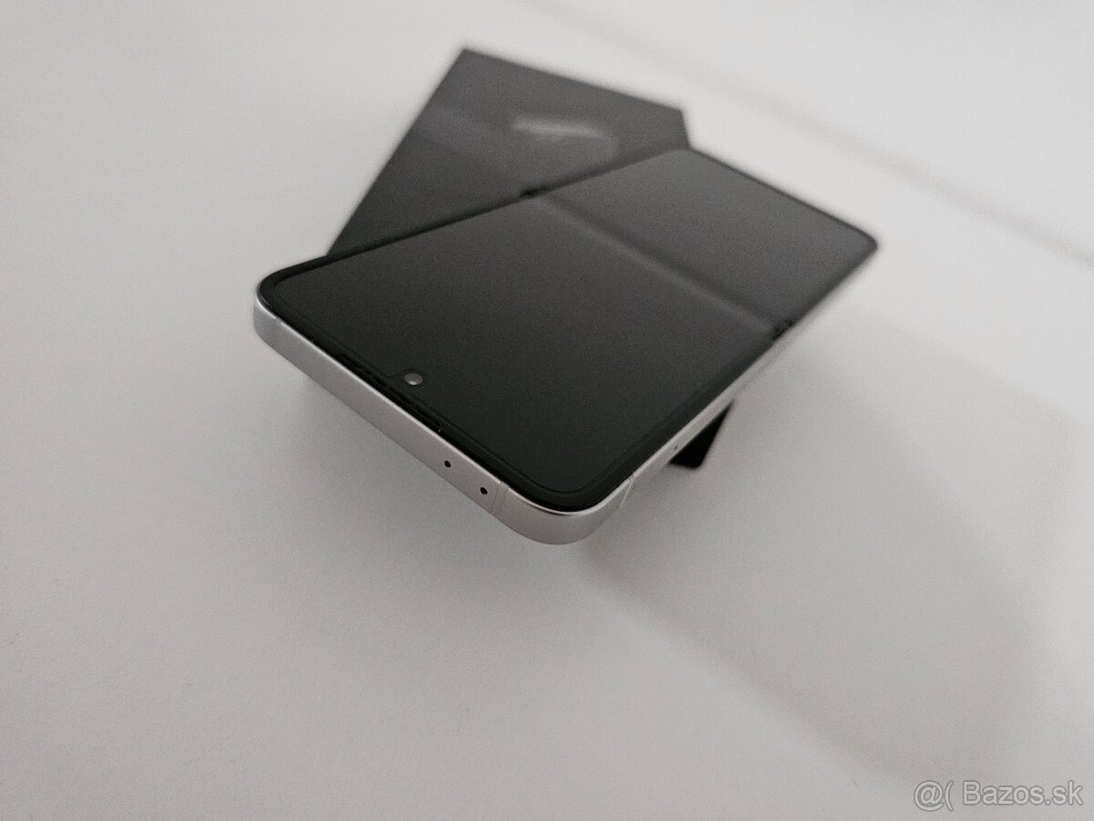 Samsung Galaxy Z Flip 6 - 3