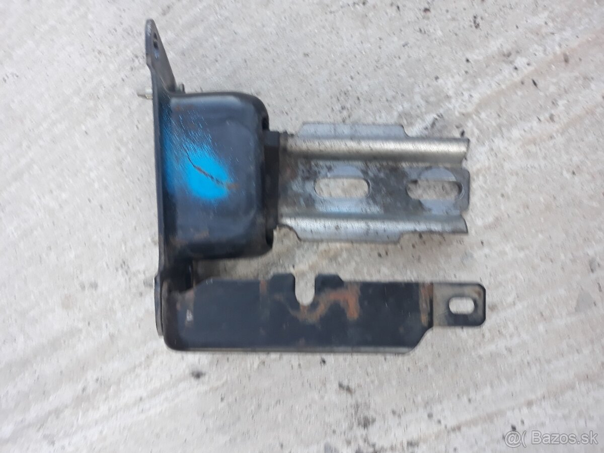 Citroen C3 1,4 KFV držiaky motora - 3