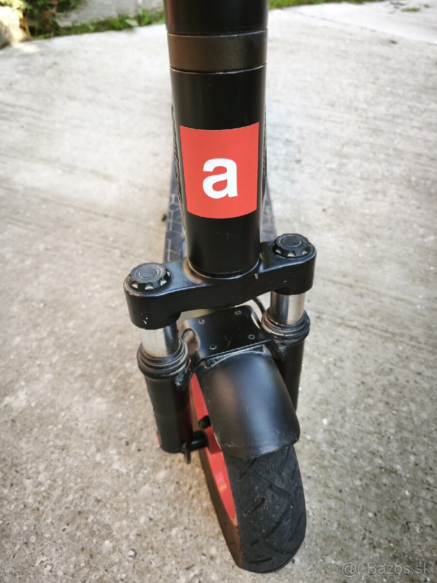 ELEKTRICKÁ KOLOBEŽKA APRILIA - 3