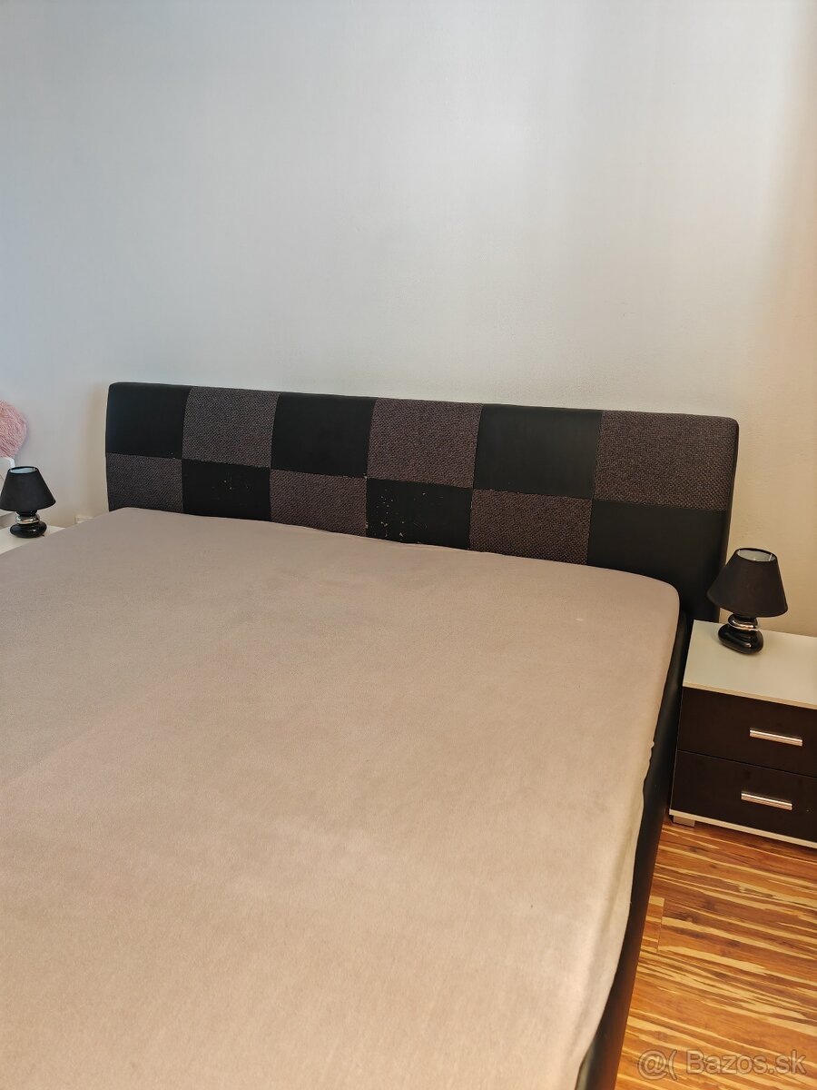 Manželská posteľ - 3