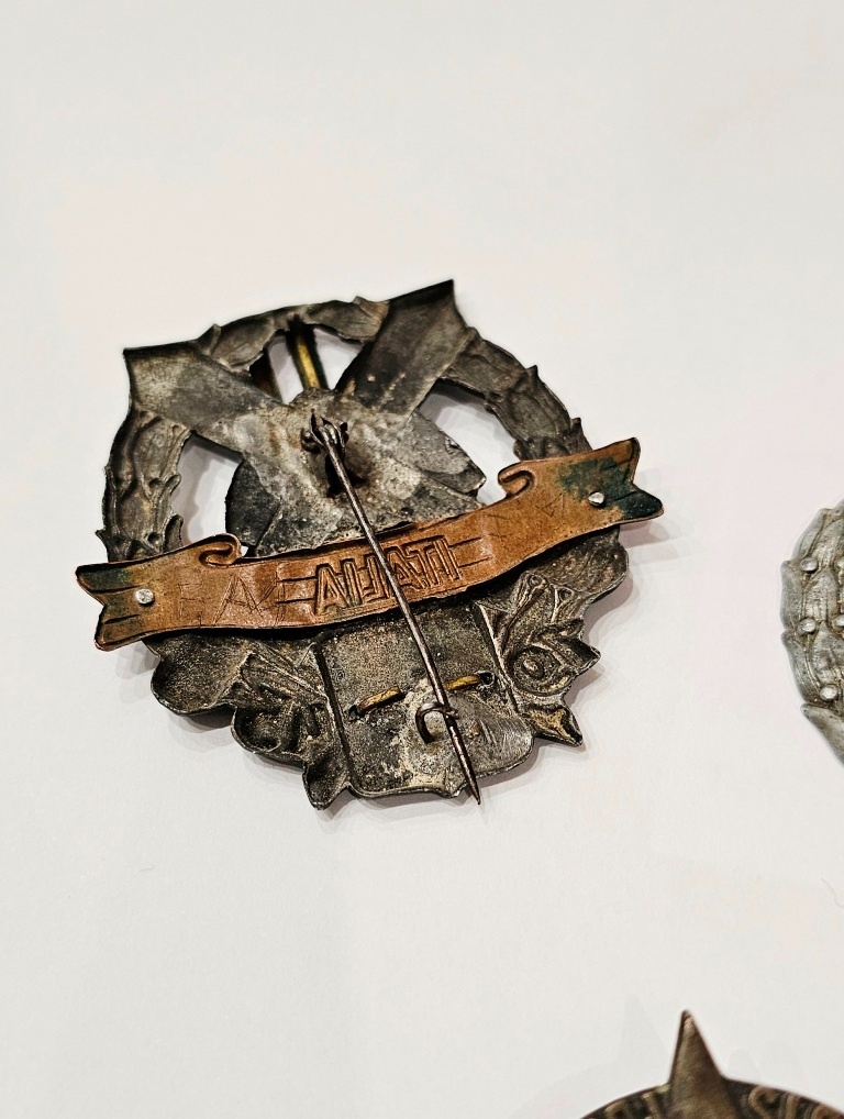 partizánske odznaky - 3