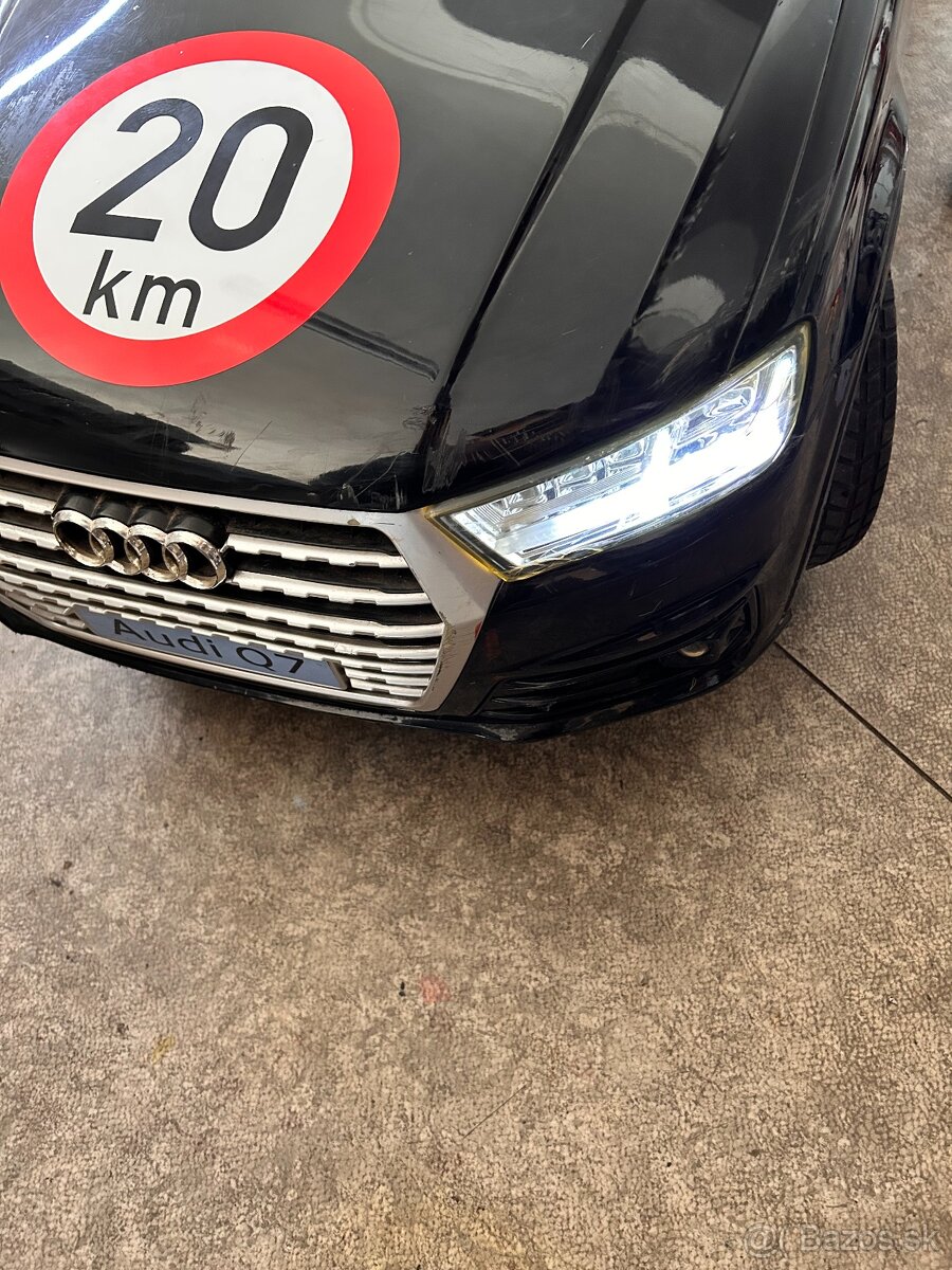 Elektrické autíčko Audi - 3