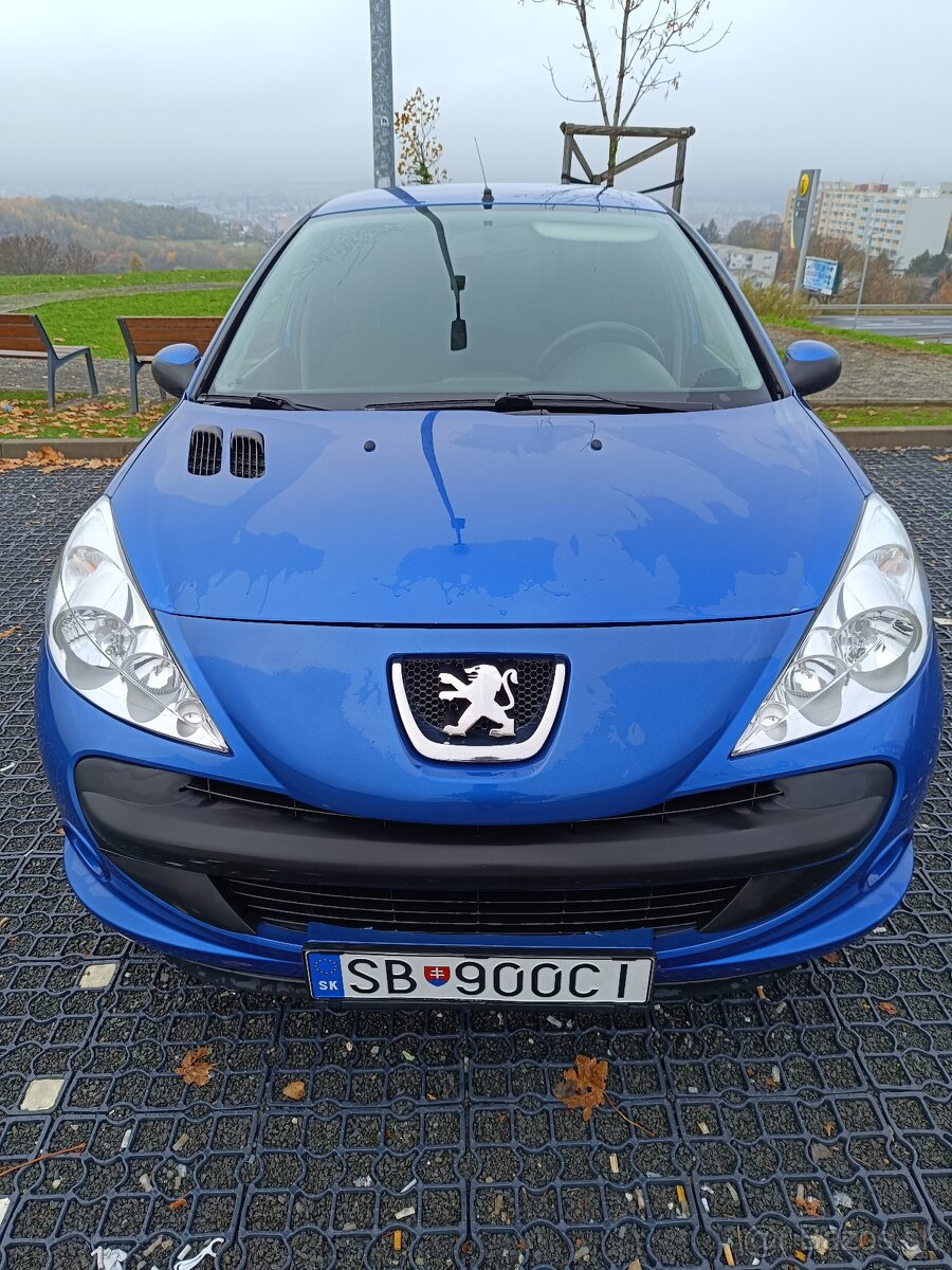 Peugeot 206+ 1.4 benzín - 3