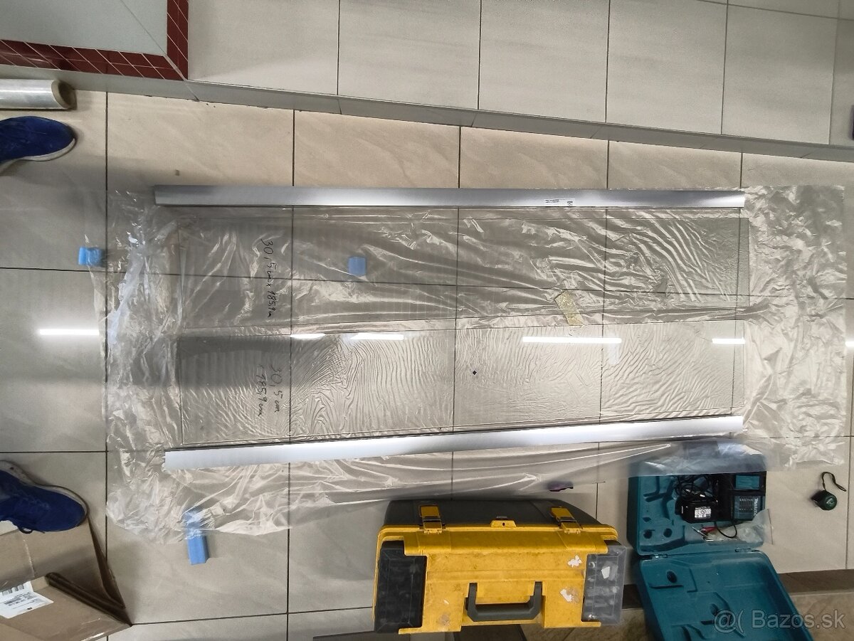 Sklenené stienky+ukotvovacie profily. - 3