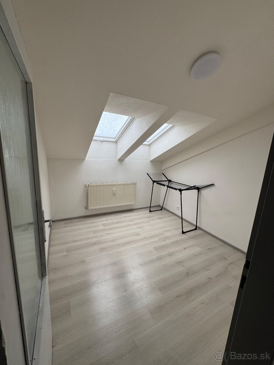 PRENÁJOM - Podkrovný byt v Poprade - 3