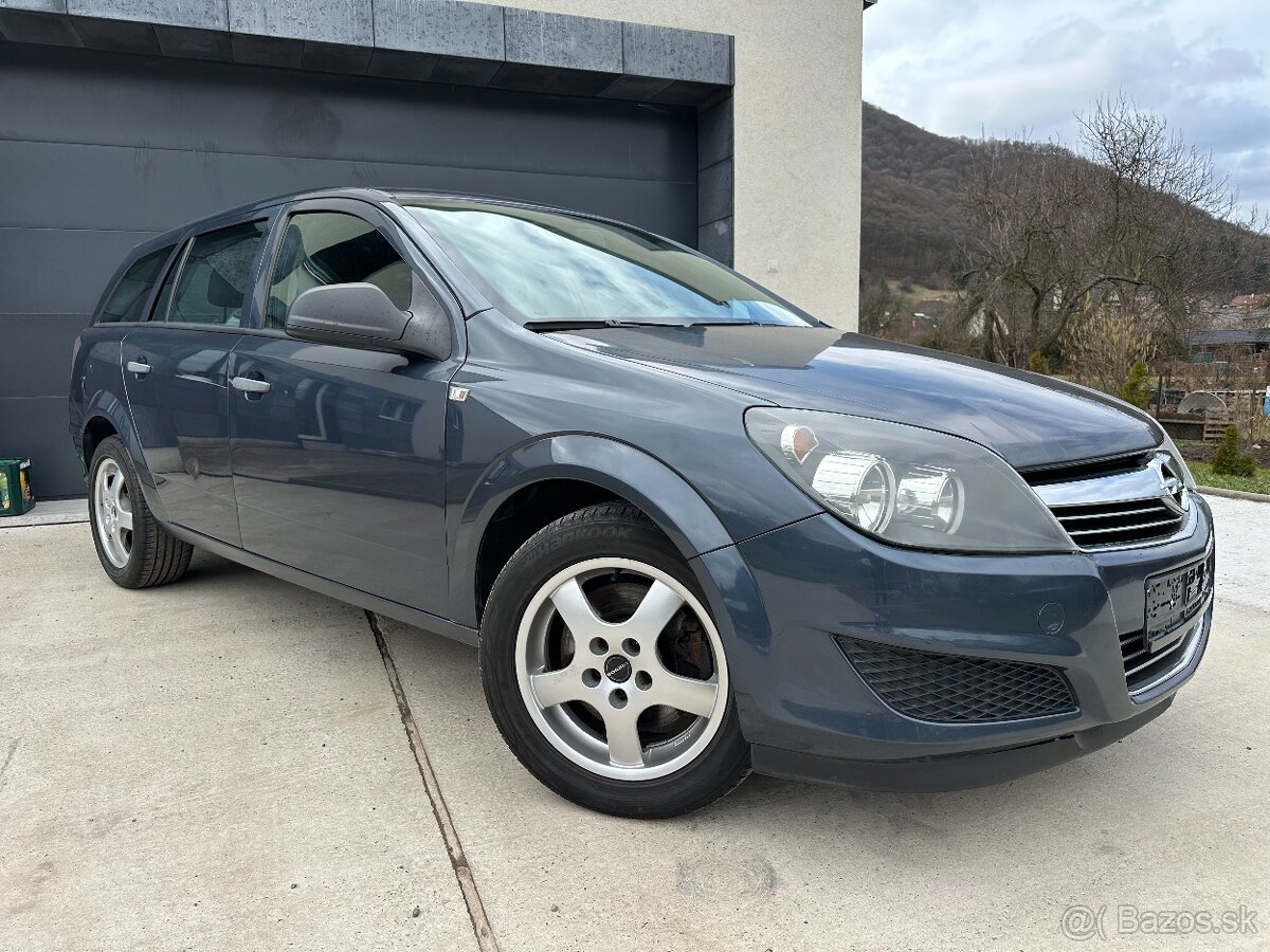 Opel Astra Caravan 1.9 CDTi r.v2010 - 3