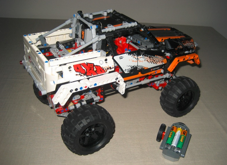 LEGO 9398 4x4 Offroad Jeep - 3