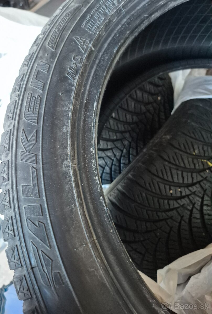 Pneu 215/50R18 - 3