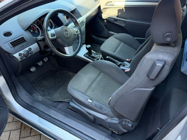 Opel Astra GTC 1,3 CDTi - 3