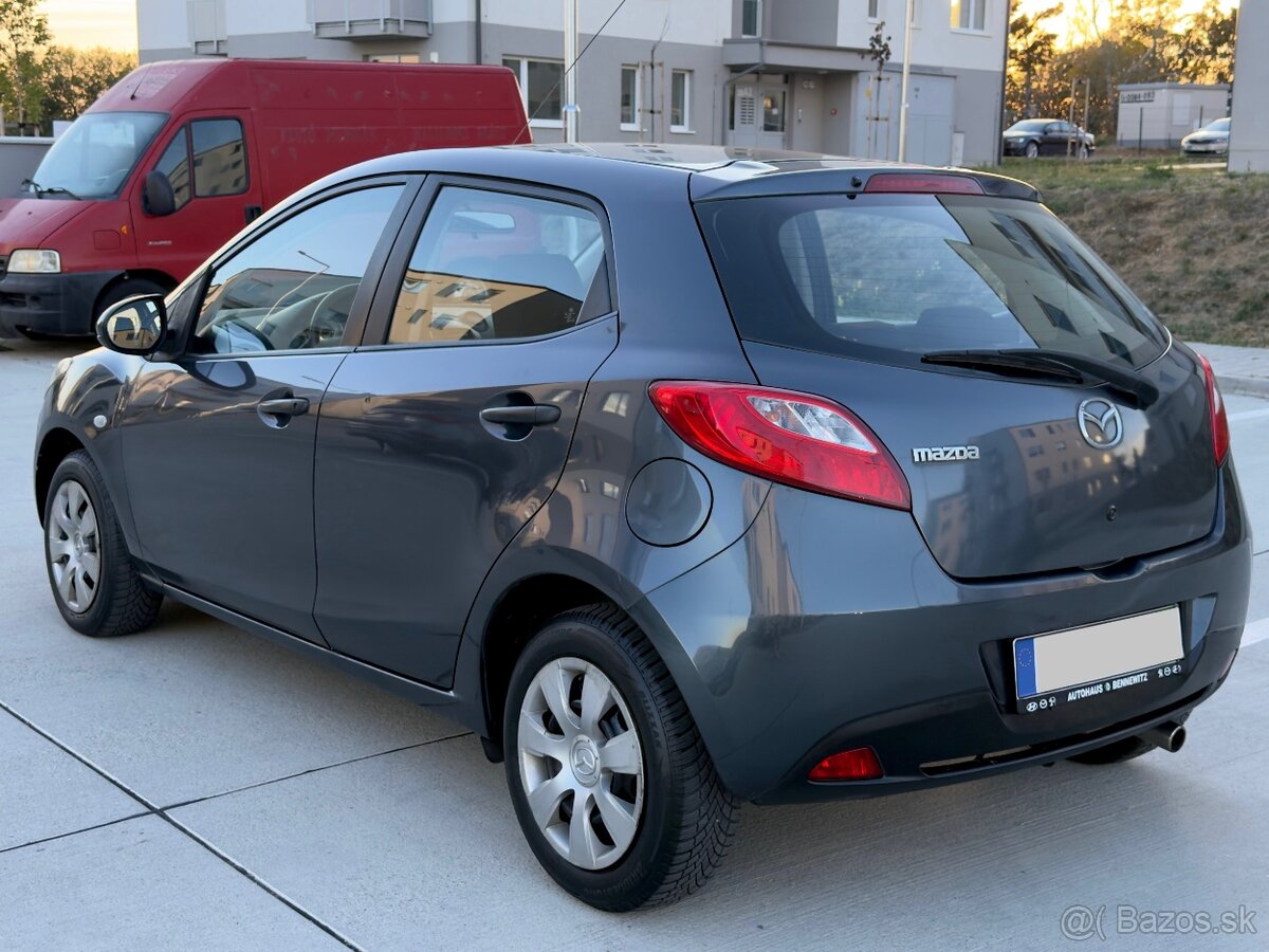 Mazda 2 1,3 benzín 79 000km / NOVÁ STK a EK - 3