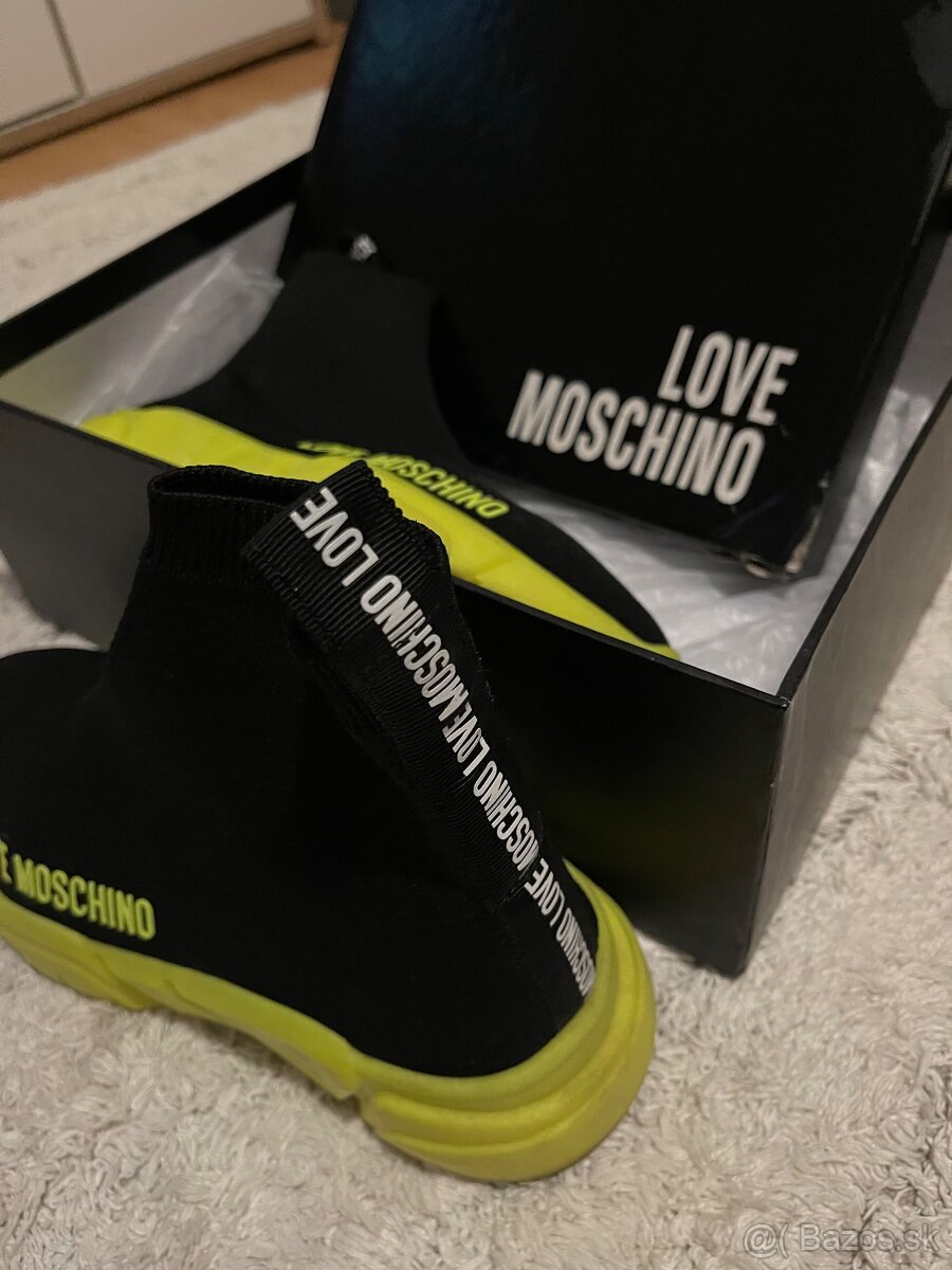 Predám dámske tenisky moschino Love - 3