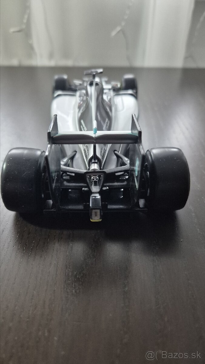Bburago Race F1 Mercedes Petronas W07 hybrid 2016 1:18 - 3
