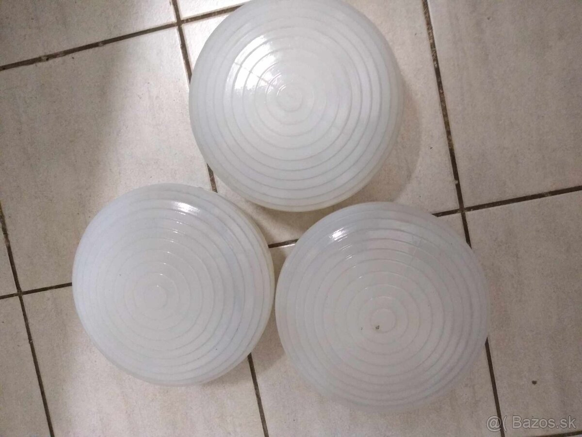 Darujem sklenené tienidlá - 3