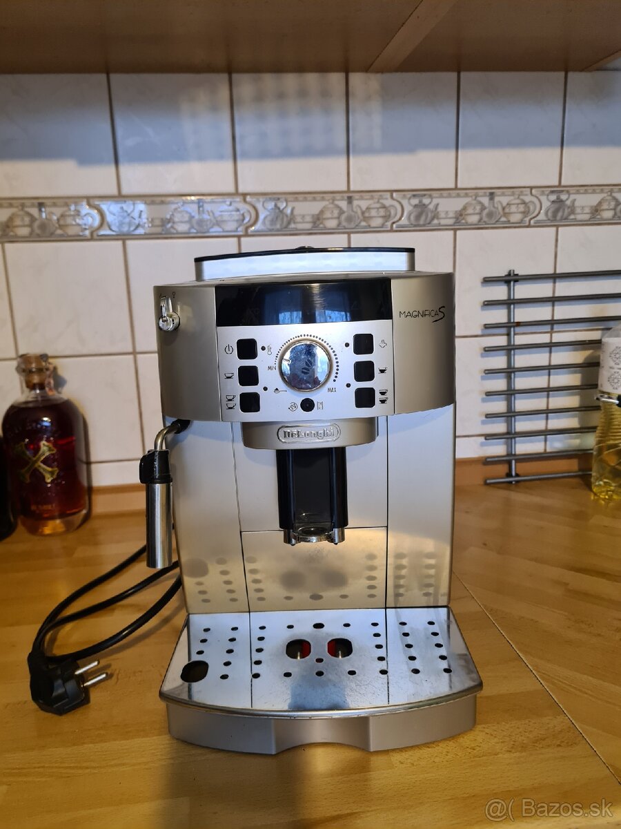 Kavovar Delonghi Magnifica S - 3