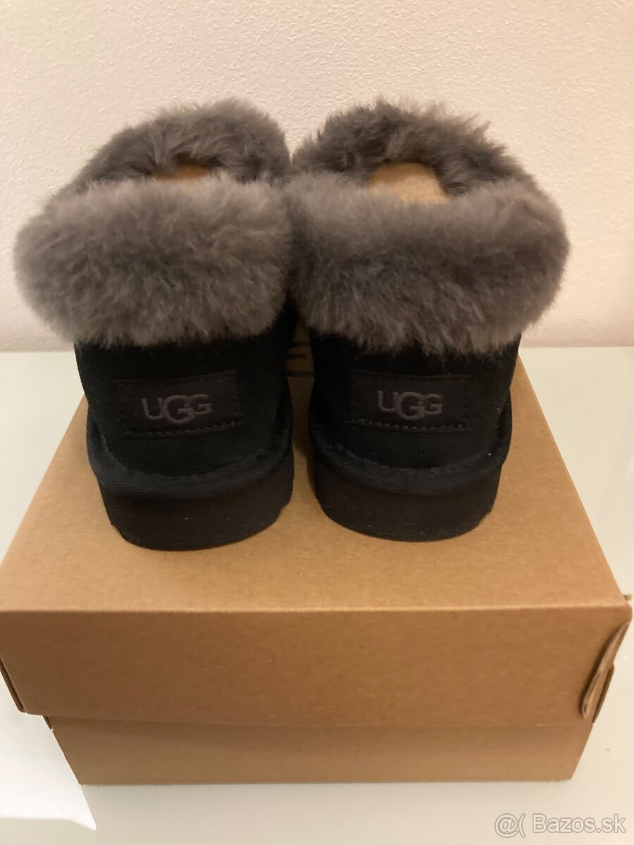 Ugg - 3