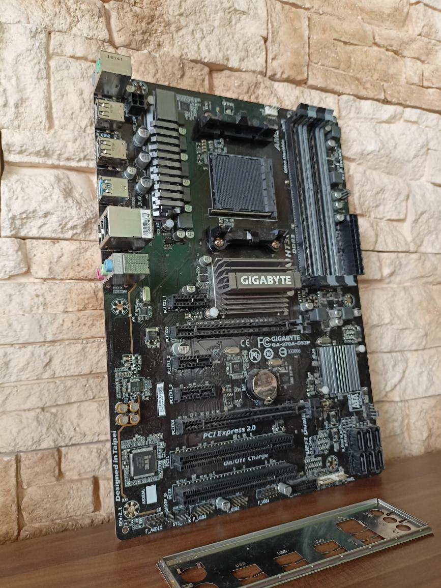 Herná doska GIGABYTE GA-970A-DS3P socket AM3+ - 3