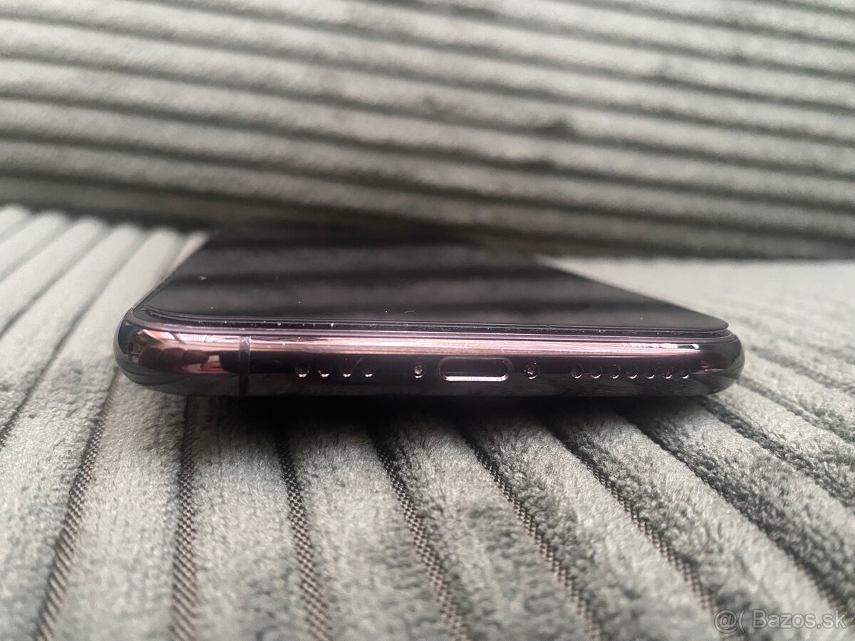 iPhone 11 Pro Max 64 GB Space Grau - 3