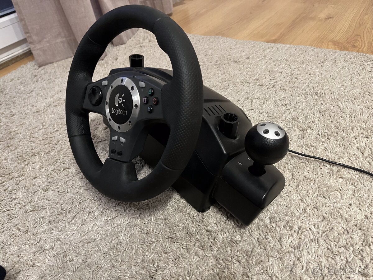 Volant k videohrám od Logitech Driving Force Pro - 3