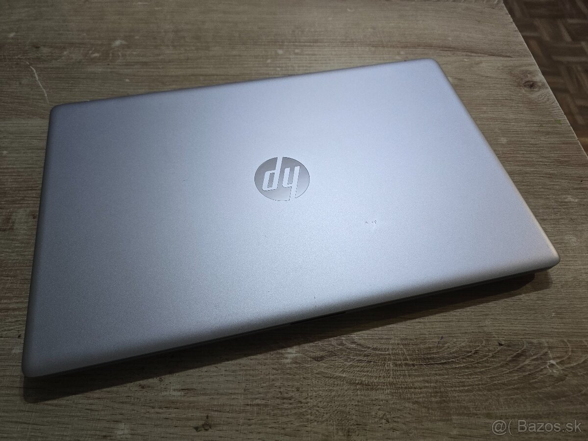 Velke 17.3 palcove HP 17 s procesorom AMD ryzen 7 5 generaci - 3