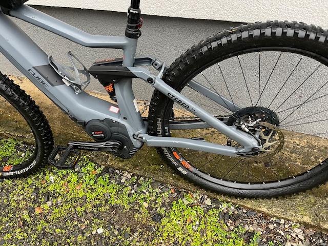 CUBE elektrobicykel celoodpružený - 3