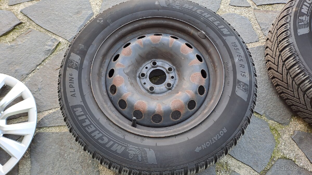 Zimné pneumatiky na plechových diskoch Fiat Tipo s puklicami - 3