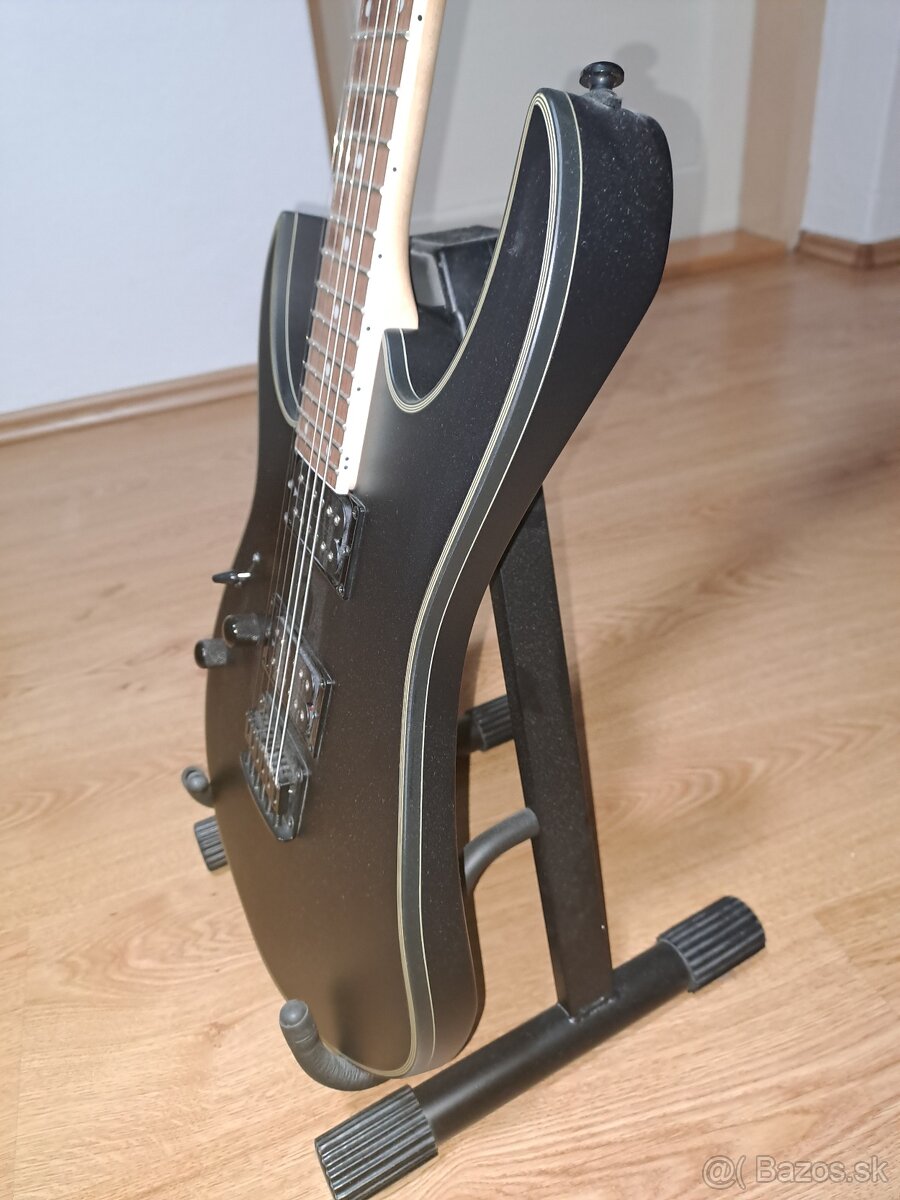 Ponúkam na predaj el.g.IBANEZ RG421 Black flat lavoruká - 3