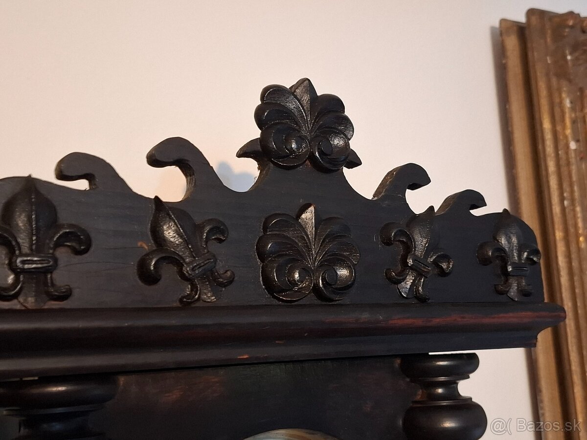 Predám funkčné starožitné nástenné hodiny Junghans zdobené s - 3