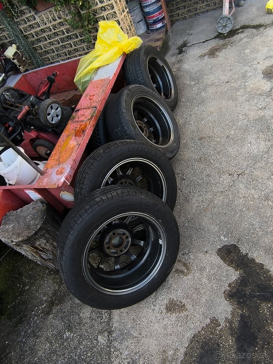 Elektróny 15 , 4 x 108 - 3