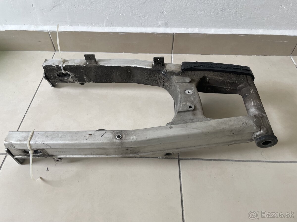 Suzuki sv650s 99 - 03 diely - 3