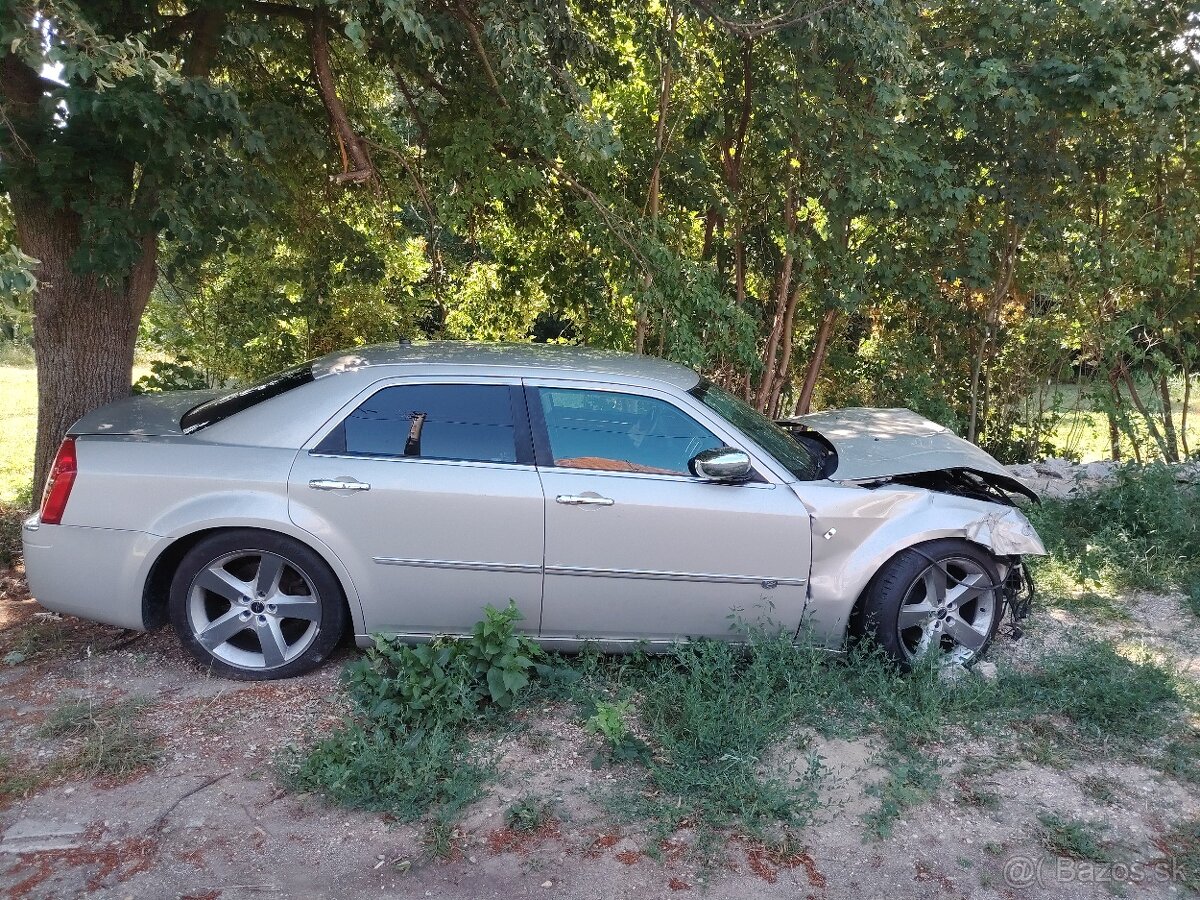 Predám Chrysler 300c - 3
