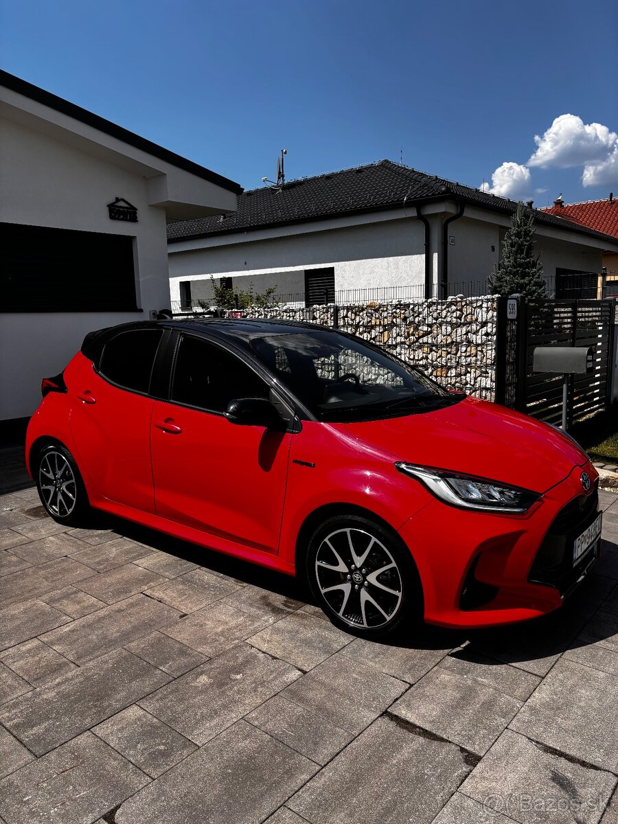 Toyota Yaris Hybrid - 3