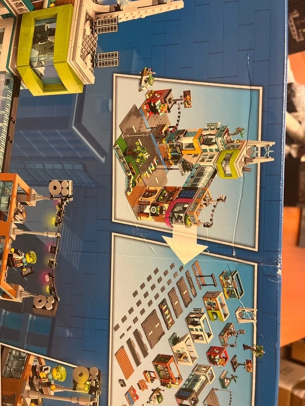 Lego City 60380 City center - 3