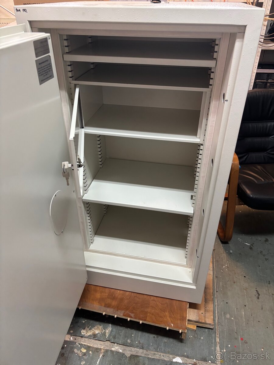 Predám trezor Rosengrens RD 140 - 3