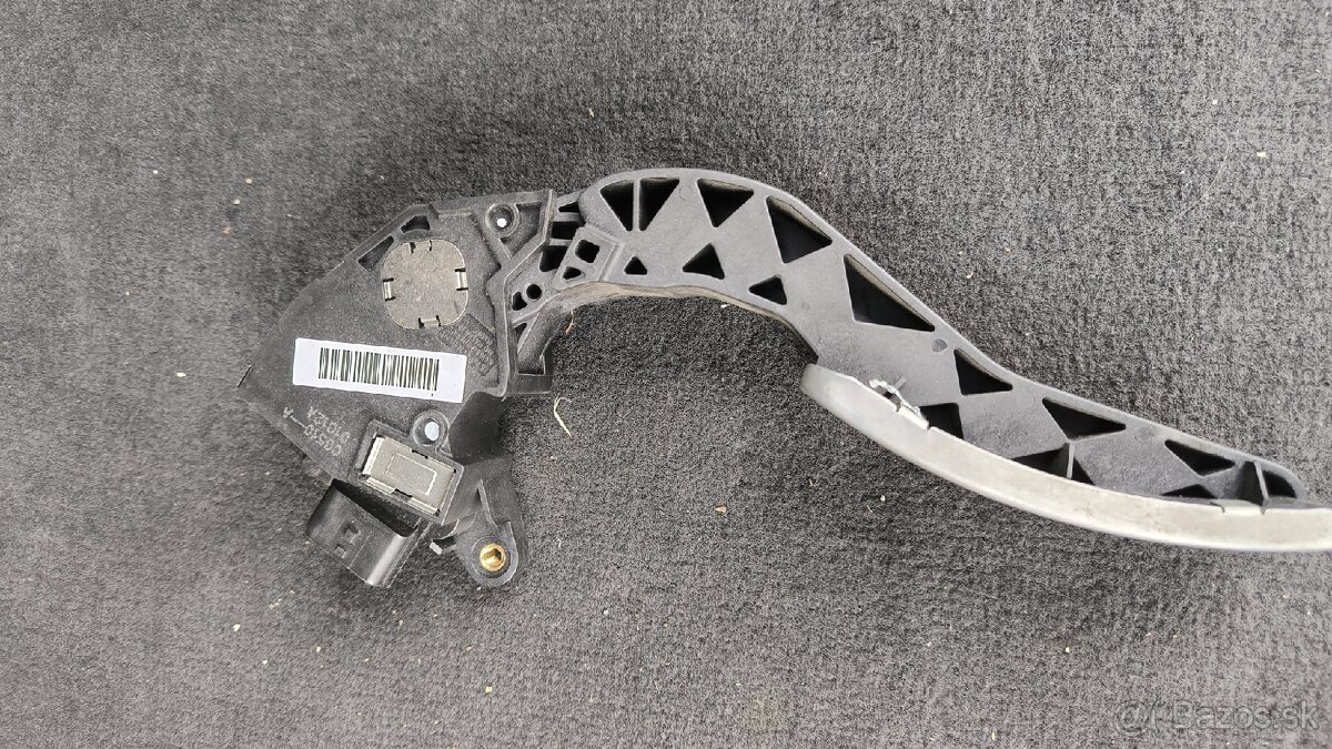 Renault Megane 3, plynový pedál - 3