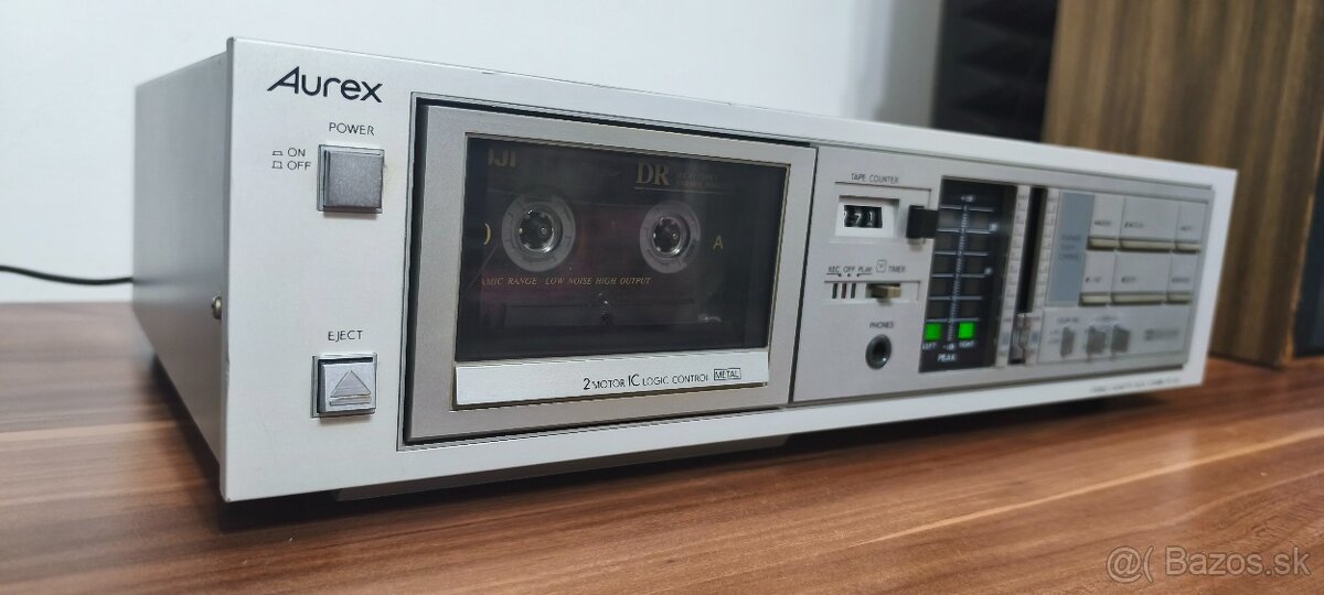 Kvalitný Vintage Deck Toshiba - 3